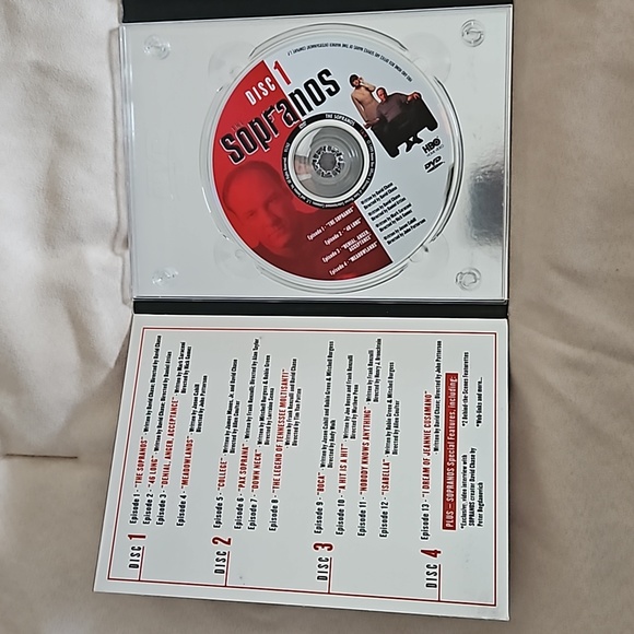 The Sopranos The Complete 1st Season DVD Box Set - Picture 4 of 7